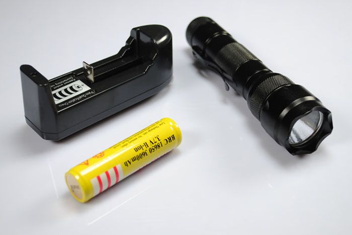 UltraFire WF-502B 1300 Lumens Rechargeable LED Flashlight 